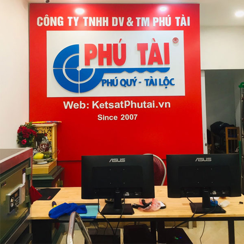 So sánh két sắt khóa cơ và điện tử - Loại nào tốt hơn ?